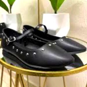 BRAND NEW MADDEN GIRL STUDDED WOMEN'S FLAT G1